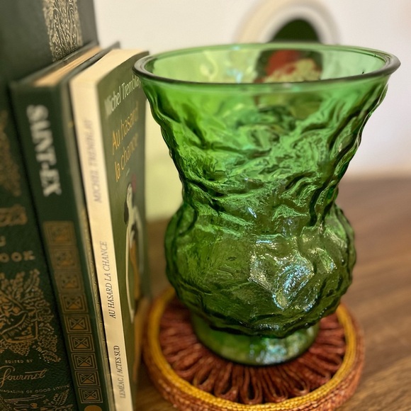 Vintage Green Textured Glass Vase – Mid-Century Style - Picture 8 of 14
